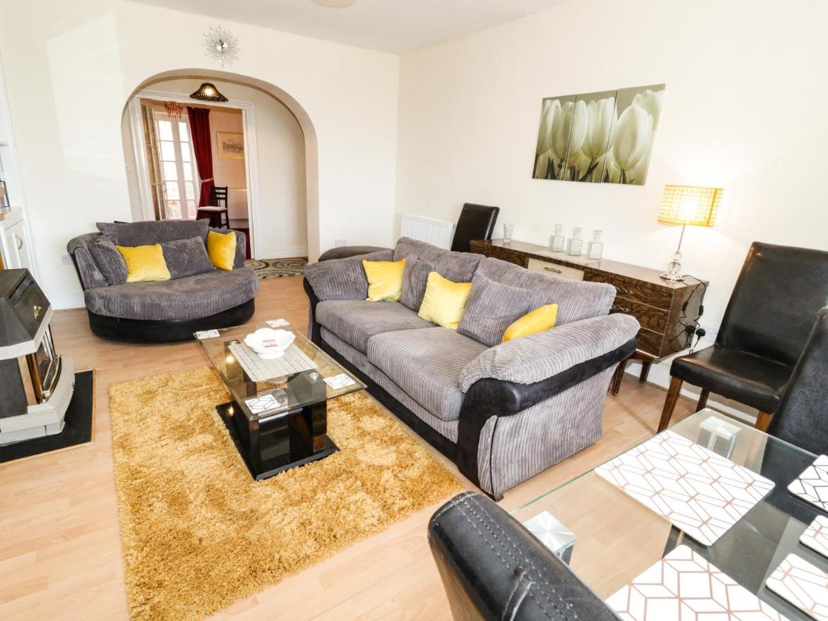 Llys Madoc, Basement Apartment Penmaen-mawr Екстериор снимка
